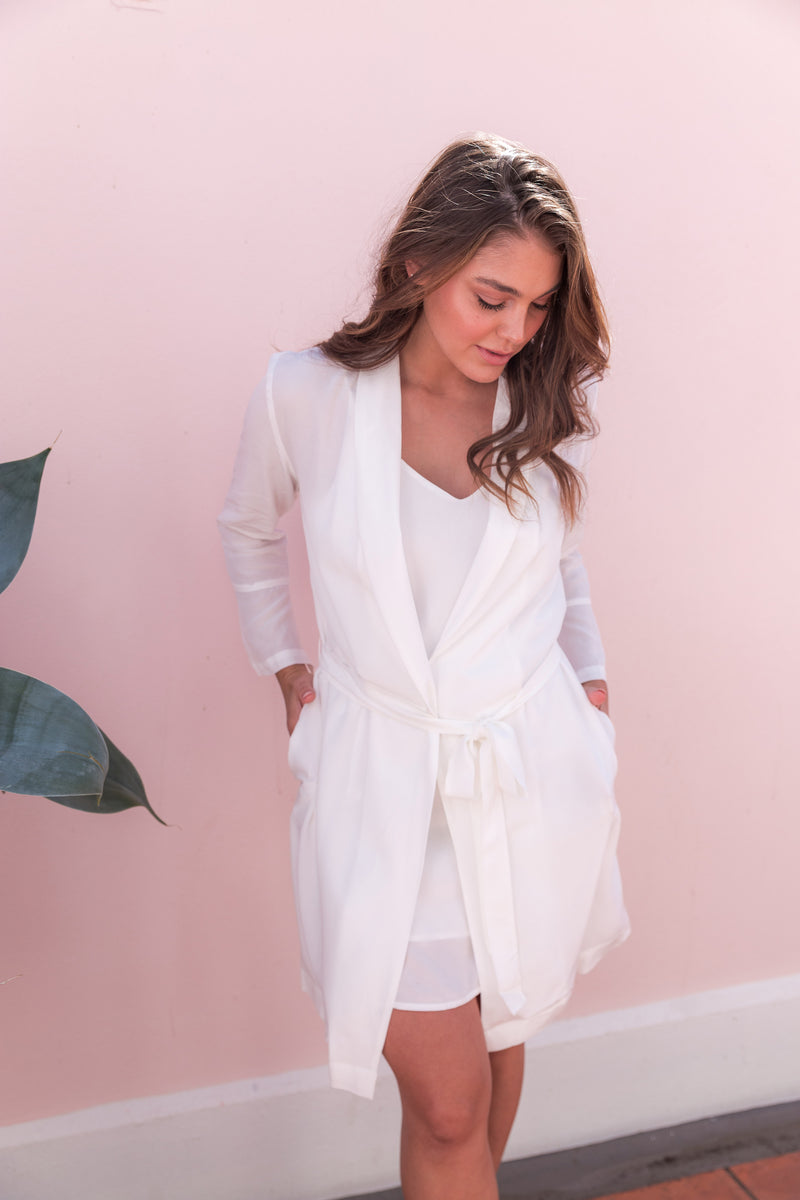 Cara Short Bridal Robe in White