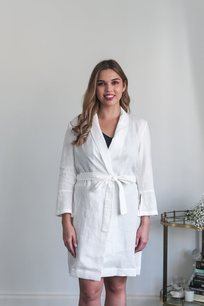 Alys Linen Short Robe White