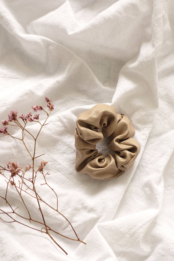 Vegan Leather Scrunchie Light Tan